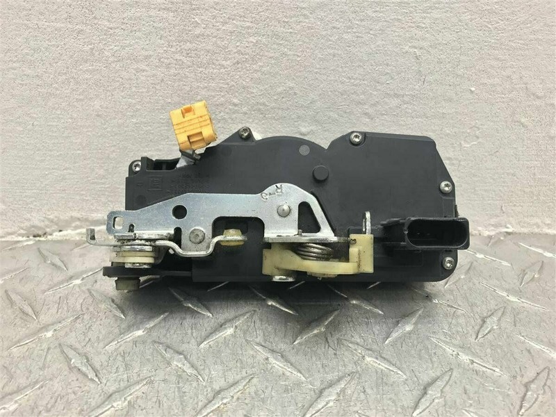 2002-2003 SATURN VUE PASSENGER REAR DOOR LOCK ACTUATOR POWER LOCKS OEM 15825055