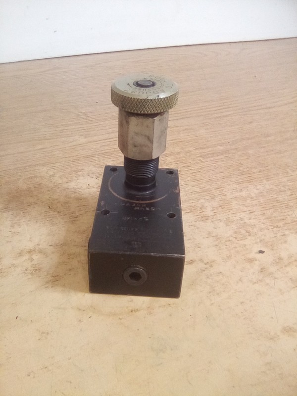 Parker PR6008-M-120R Flow Control Valve