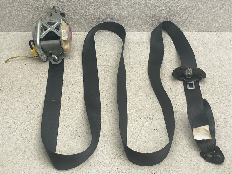 2010-2013 ACURA MDX FRONT RIGHT PASSENGER SIDE SEAT BELT RETRACTOR OEM LOT689