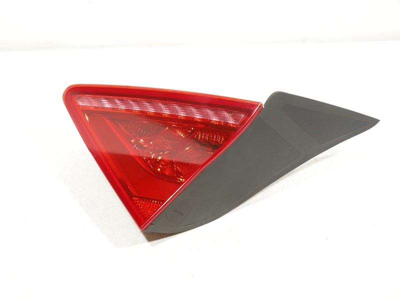 2012-2015 AUDI A7 S7 Rear RIGHT Side Inner Tail Light Brake Lamp 4G8945094A OEM