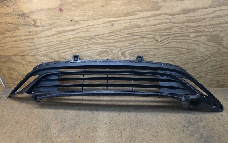 2022 20023 2024 KIA Forte Sedan Front Lower Grille OEM "DAMAGED"