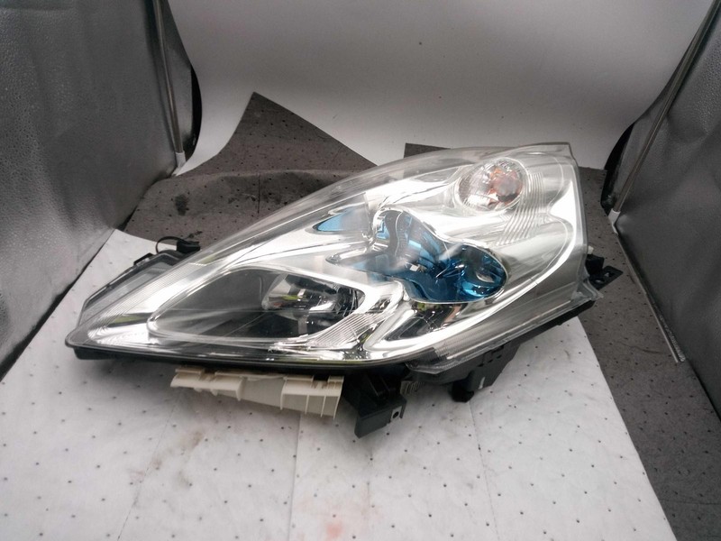 2017 Nissan Leaf Left Headlight Assembly Blue Halogen 74K Miles OEM 23454
