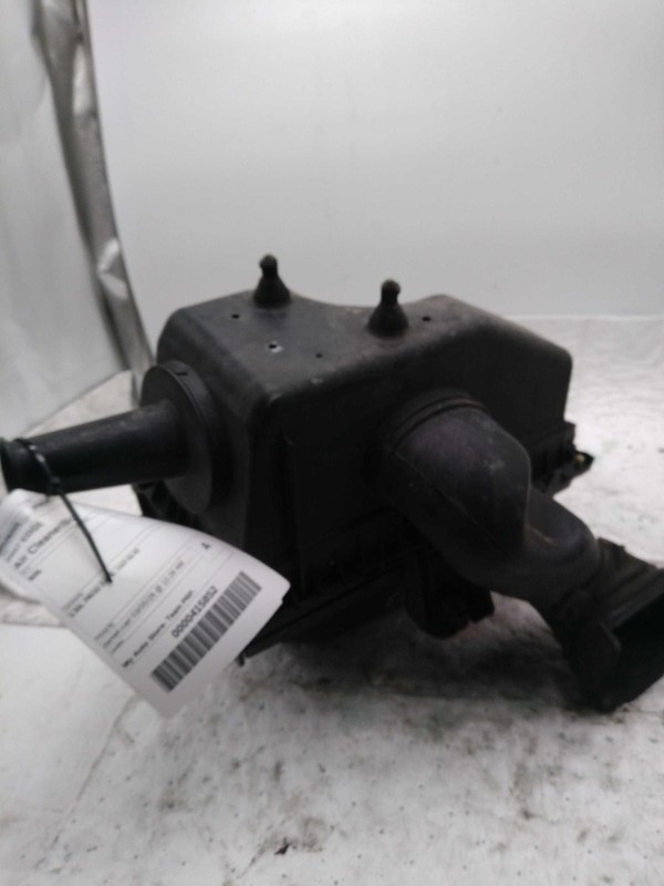 2007 Ford Edge Air Cleaner Assembly OEM 64966 Used 3.5L Black 187K Miles