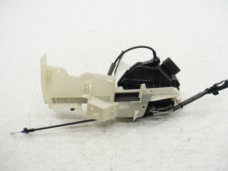2016-2018 Ford Focus RS Right Front Door Lock Actuator Latch Assembly RH OEM