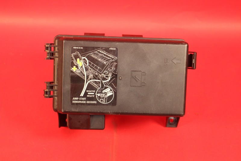 05-13 Chevy Corvette C6 Z06 Under hood Engine Fuse Box W/ Cover 21996326 *Used*
