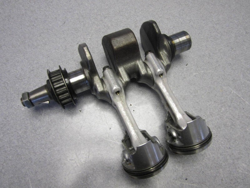 5033058 Evinrude Johnson Crankshaft w/2 Pistons and Connecting Rods 10 15 Hp