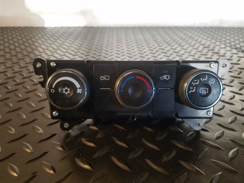 07-09 Pontiac Torrent Temperature Control Without Heated Seats OEM 25976029