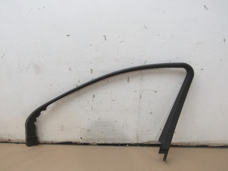 Mercedes R350 W251 2011 Front Right Door Window Frame Cover Trim Panel 06-13 *