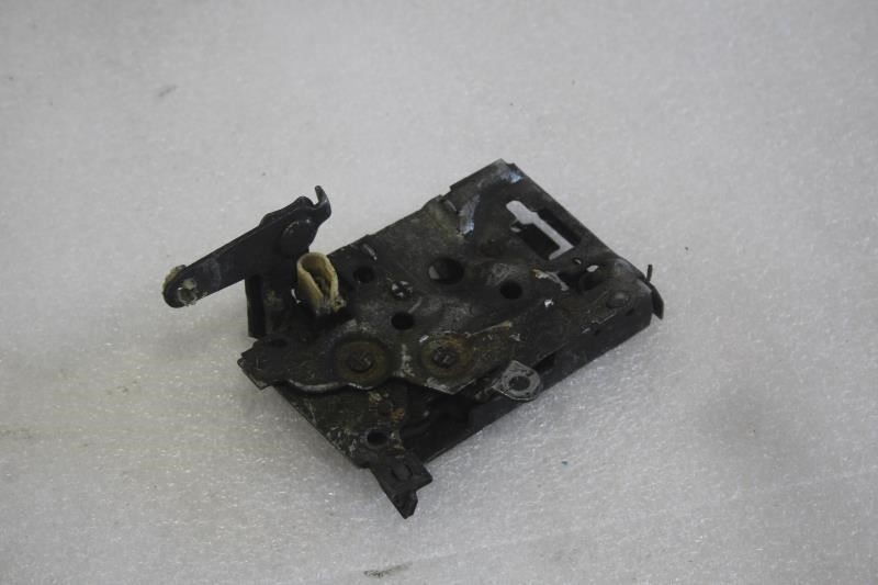 1983 1984 1985 1986 FORD MUSTANG LEFT DOOR LOCK ACTUATOR POWER CONVERTIBLE