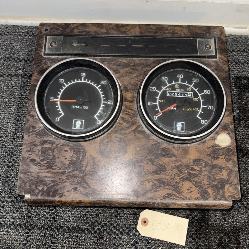 KENWORTH INSTRUMENT PANEL S64-1065- 7