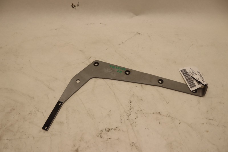2018-2023 PETERBILT 579 LEFT DRIVER FENDER BRACE MOUNT SUPPORT T85-6337 OEM
