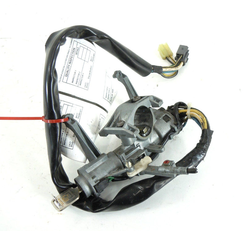 2001-2004 Chevrolet Geo Tracker Ignition Control Switch W/ Key OEM Auto Trans