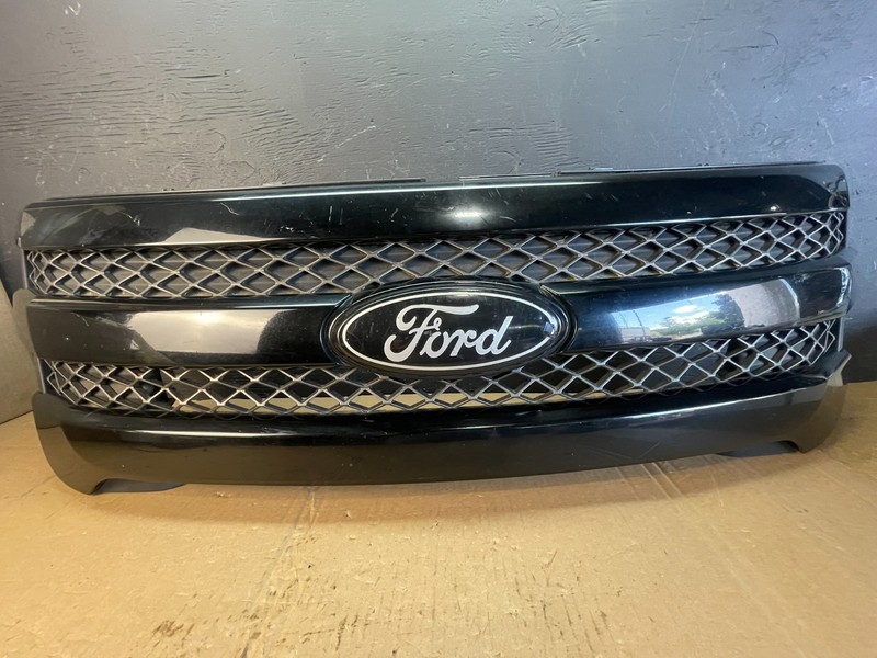 2011 to 2015 Ford Explorer Upper Front Grill Grille DB53-8200-BE Oem AC5422 DG