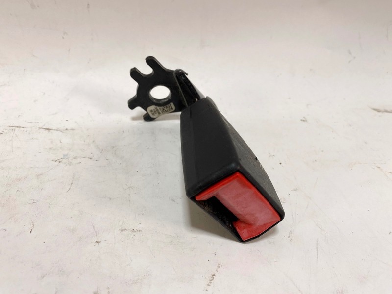 15-18 FORD FOCUS FRONT RIGHT RH PASS SIDE SEATBELT SEAT BELT BUCKLE END OEM