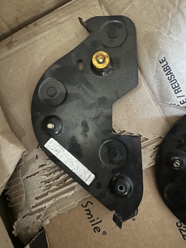 94-99 TOYOTA CELICA CONVERTIBLE RH PASSENGER SIDE Quarter Window Mounting Plate
