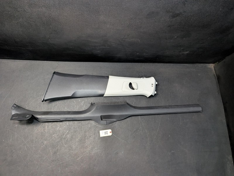 Center Left B-Pillar Trim Panels & Sill Plate Set 2015 Volkswagen Passat 14 - 17