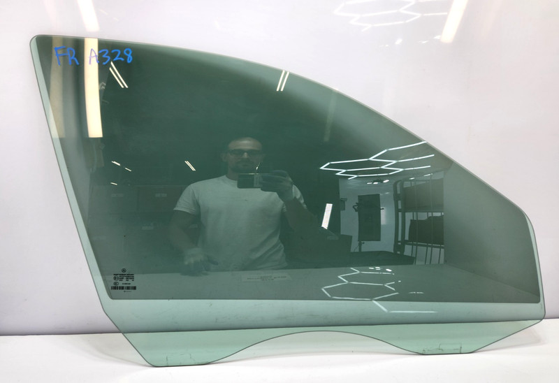 ✅ 03-09 OEM Mercedes W211 E350 Front Right Passenger Door Window Glass Tint