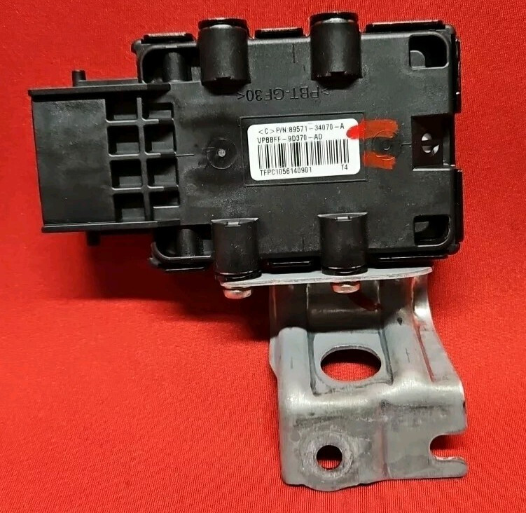 2013 - 2018 Lexus 2013 - 2024 Toyota Fuel Pump Control Module Unit 89571-34070-A
