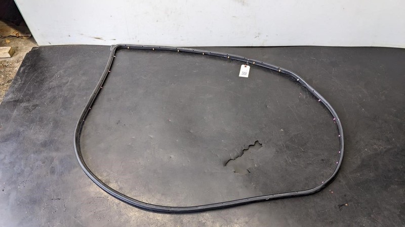 Front Left Door Weatherstrip 2020 Mazda CX-5 KB7W-59-760A 2017 2018 2019 - 2025