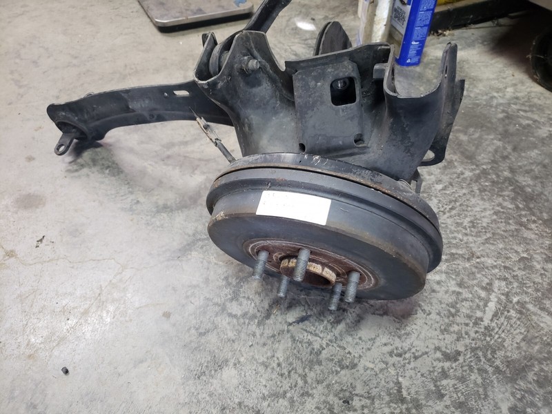 2013 FORD FOCUSREAR RIGHT SIDE SPINDLE KNUCKLE WHEEL HUB OEM