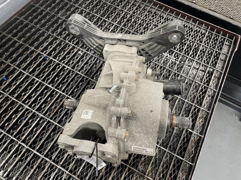 19-'23 JEEP CHEROKEE rear differential 3.73 ratio 76k miles 6 Month Wnty!