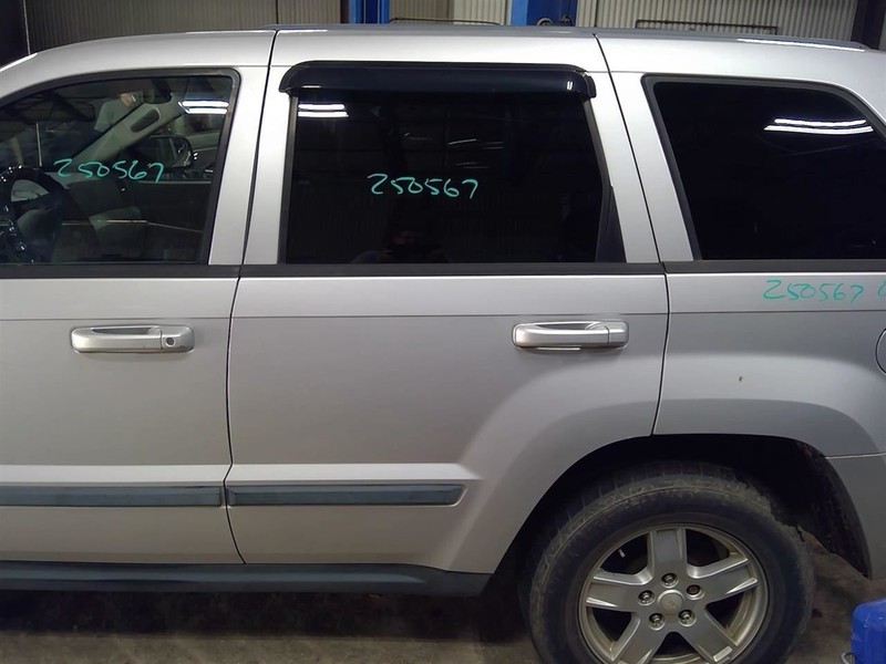 Driver Rear Side Door Electric Fits 05-10 GRAND CHEROKEE 1768874