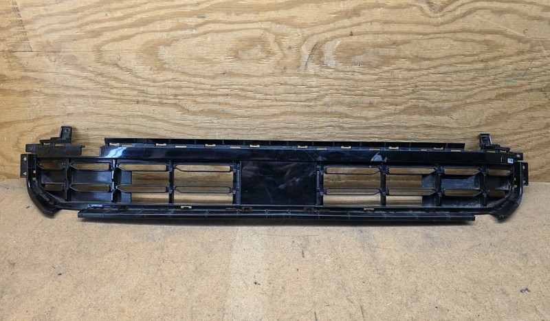 2023 2024 2025 Hyundai Palisade Front Bumper Lower Grille Assembly OEM