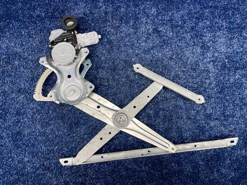 2013–2015 Lexus RX350 RX450h Rear Right Window Regulator & Motor OEM 85710-0E031