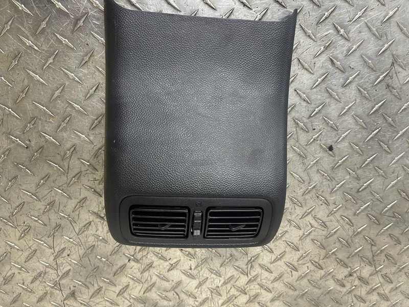2011-2012-2013 Infinti G37 Rear Seat Vent Assembly Oem Tested