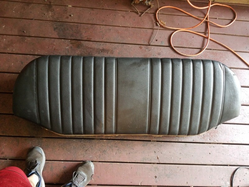 1969 MERCEDES-BENZW114250SEDAN REARLOWER SEAT BLACK