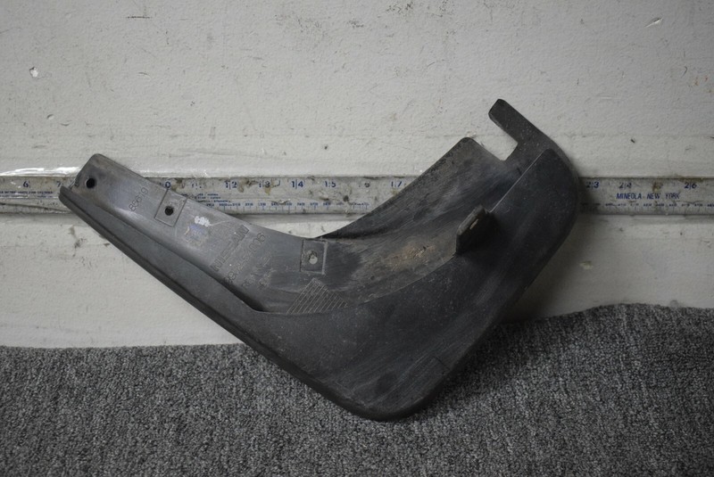 2016 - 2017 INFINITI QX50 REAR LEFT DRIVER SIDE SPLASH SHIELD GUARD FLAP OEM
