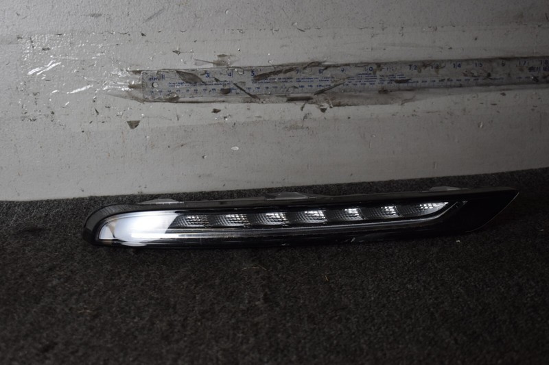 2015 2016 2017 Porsche Macan DRL/fog light 95b.941.182.a OEM