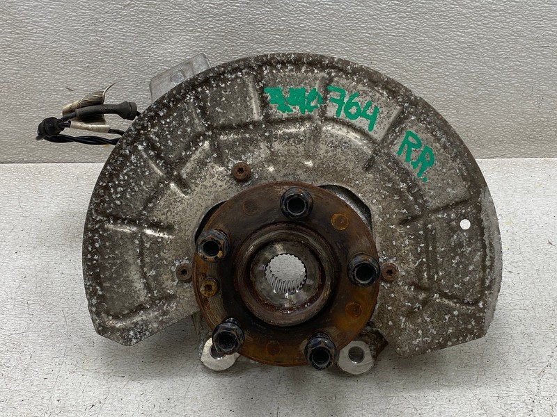 17-21 ALFA ROMEO GIULIA REAR RIGHT PASSENGER SIDE SPINDLE KNUCKLE HUB OEM LOT764