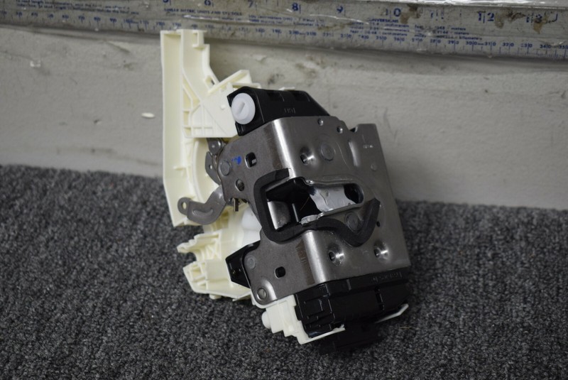 2019 JEEP RENEGADE REAR DOOR LOCK FACTORY OEM