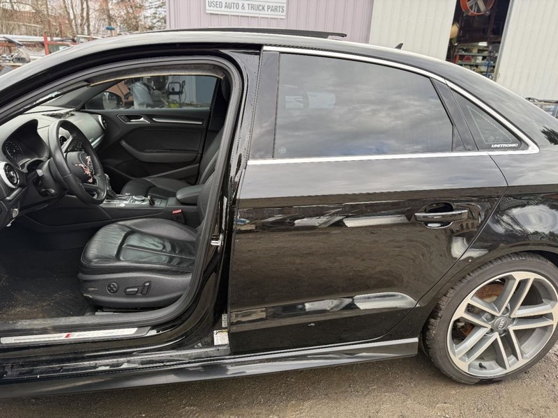 2015-2020 Audi A3 Left Driver Side Rocker With Post Black