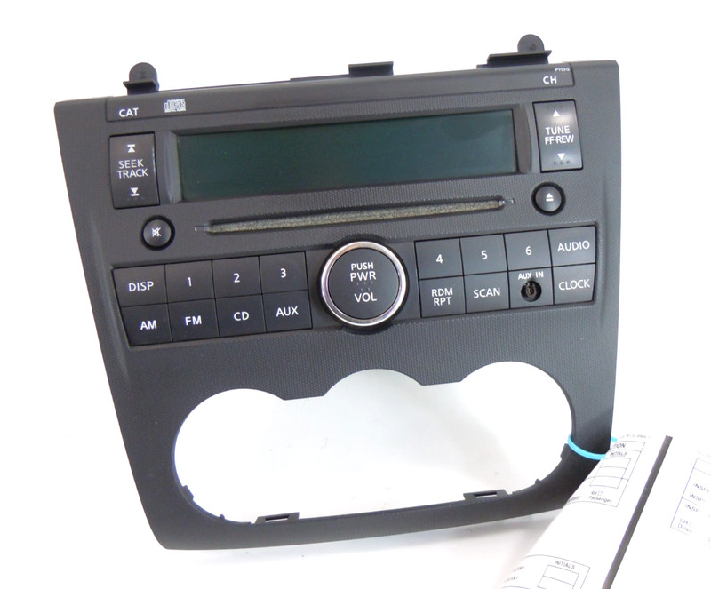 2004-2006 Nissan Maxima AM FM Radio CD Disc Player Receiver OEM *SEE NOTES*