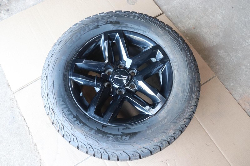 2014-2018 CHEVY SILVERADO 1500 WHEEL RIM TIRE COOPER 265/65 R18 18X8.5 BLACK OEM