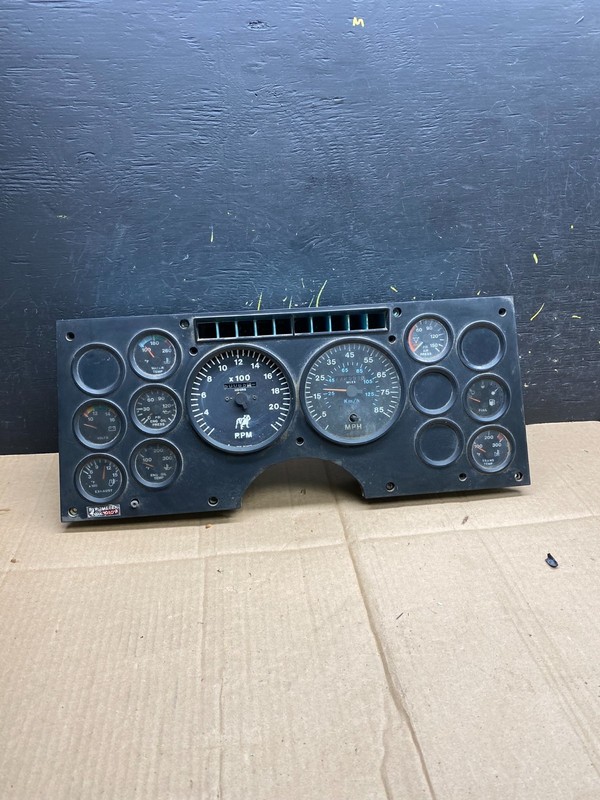 1991 - 2000 Mack CH600 Speedometer Instrument Cluster OEM aa4570 DG