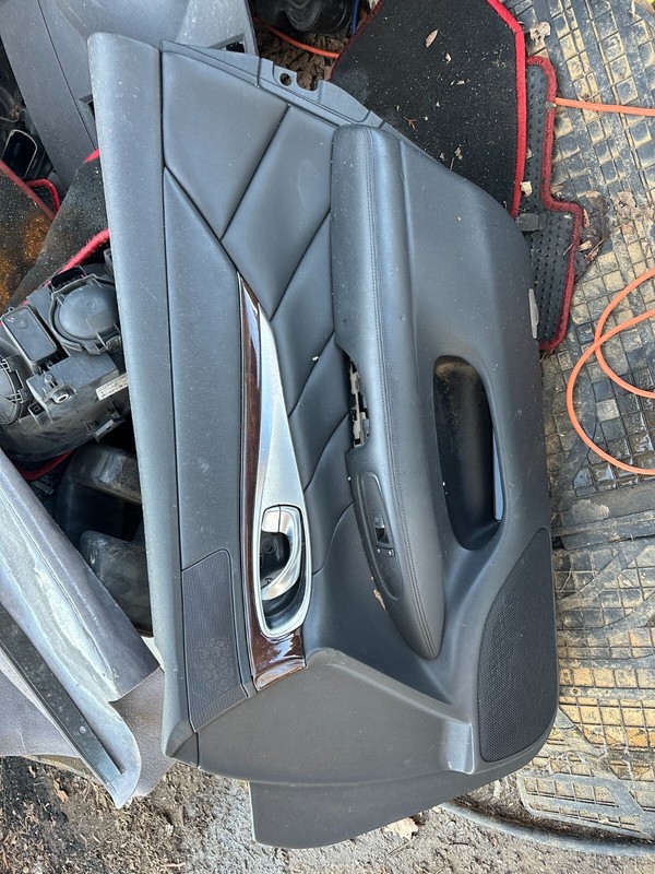 15-19 INFINITI Q70 RH PASSENGER SIDE BLACK INTERIOR DOOR PANEL CARD W/ SWITCHES