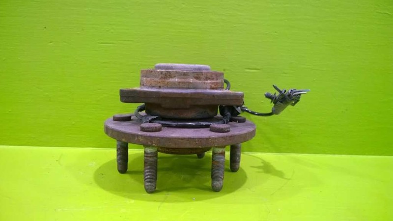 07 08 09 10 11 12 13 14 CHEVY TAHOE LT 5.3L AT FRONT WHEEL HUB OEM 2428-124