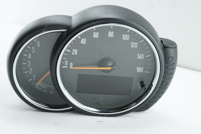 MINI COOPER Gauge Instrument Cluster Radio AM/FM CD Player OEM 2014 - 2019