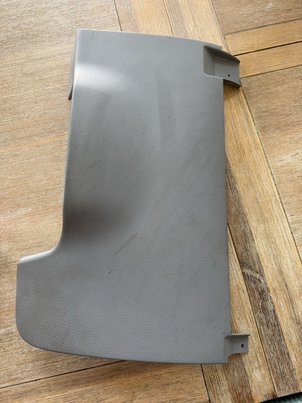 2005 -2009 Buick Lacrosse Knee bolster Driver Dashboard Panel 15250832GRAY GREY