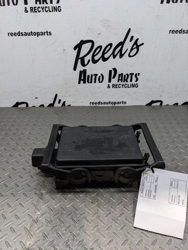 Fuse Box Engine ID 84303174 Fits 15-19 SIERRA 2500 PICKUP 1145219