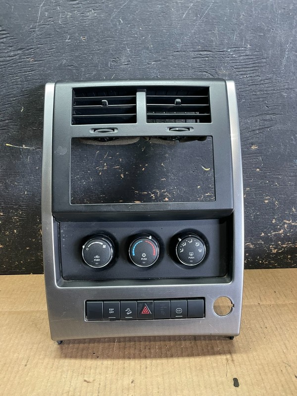 2008 to 2012 Jeep Liberty Dash Climate Temperature Control Radio Bezel AA9306 DG