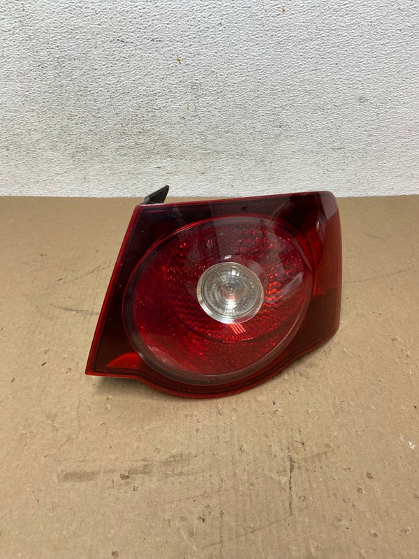 2008 2009 2010 Volkswagen Jetta Right Passenger RH Side Tail Light Oem AD7687 LK