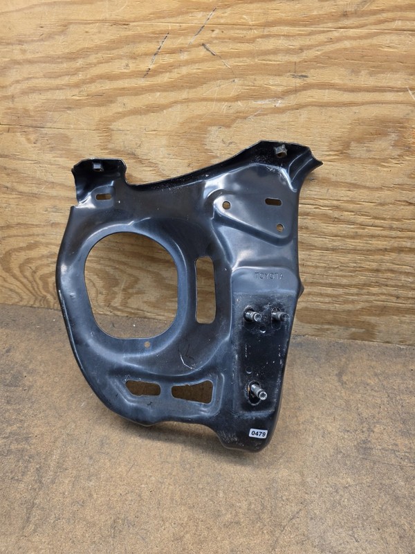 2007-2013 TOYOTA TUNDRA FRONT RIGHT FOG LIGHT BUMPER SUPPORT BRACKET OEM