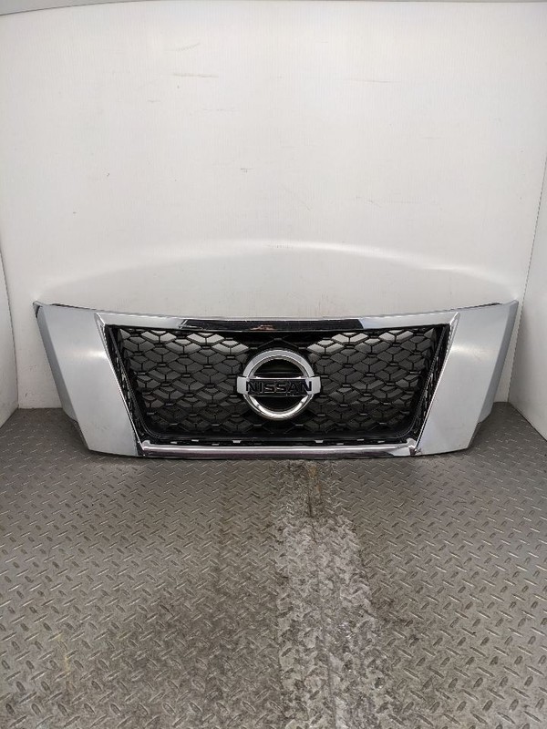 Grille Without Surround View Fits 13-16 PATHFINDER 1098964