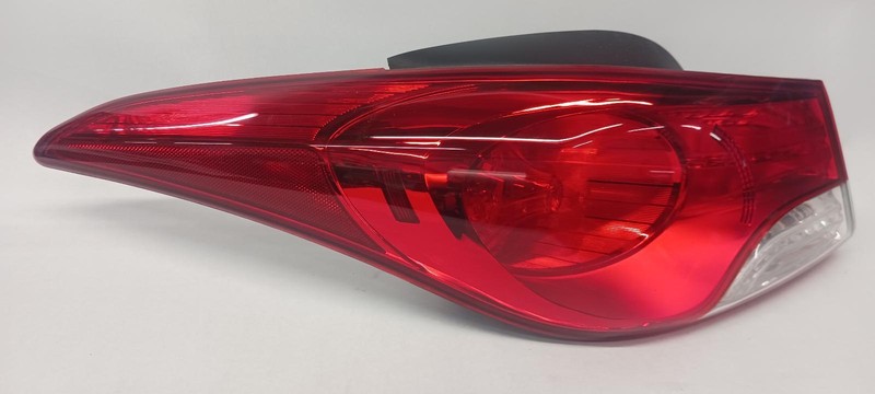 11-'13 HYUNDAI ELANTRA Sedan Left driver outer Taillight OEM Grade A!