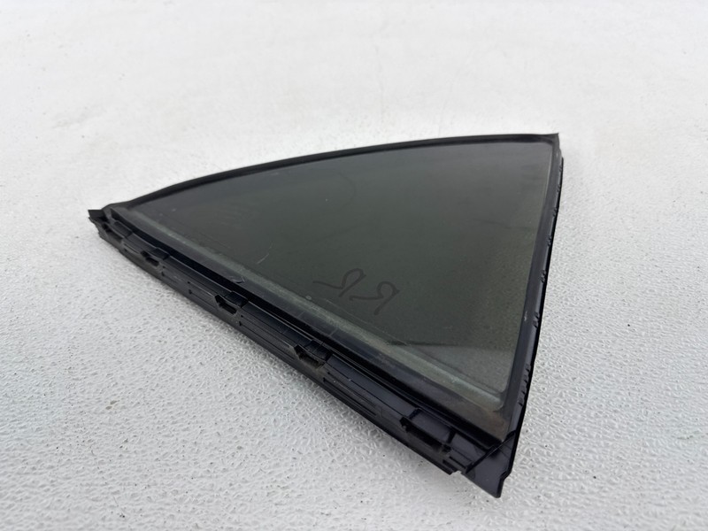 2020-2025 TOYOTA COROLLA HATCHBACK REAR RIGHT SIDE DOOR WINDOW CORNER GLASS OEM