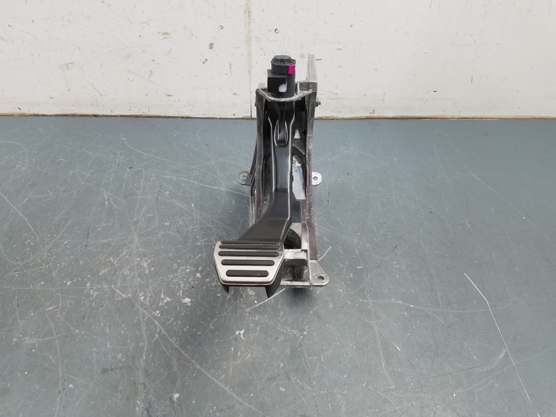 2020 17 18 21 22 Audi R8 V10 Brake Pedal / Bracket #2039 Y6
